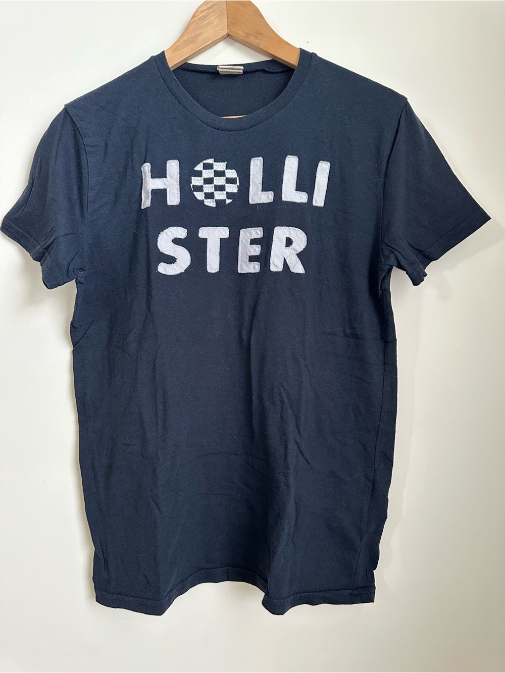 Hollister Men’s Navy Short Sleeve Logo Tee